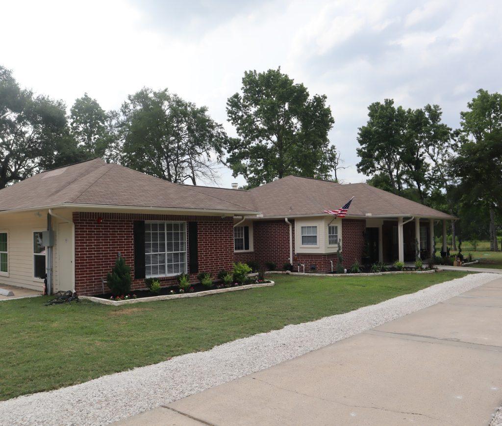 Image of the Side View of Front of Chateaux Serenity