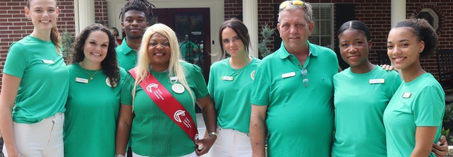 Image of the Chateaux Serenity staff at the Open House